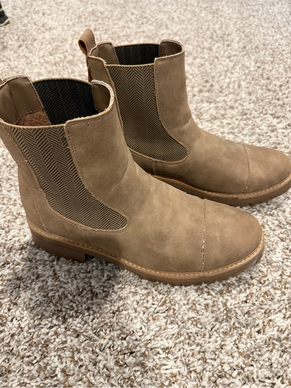 Buckle Women's Taupe Chelsea Ankle Boots